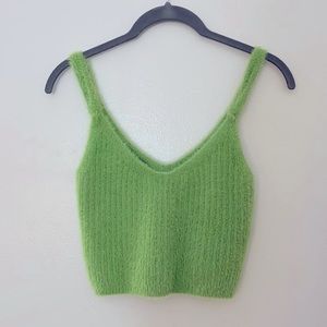 Fuzzy top from hollister 💚